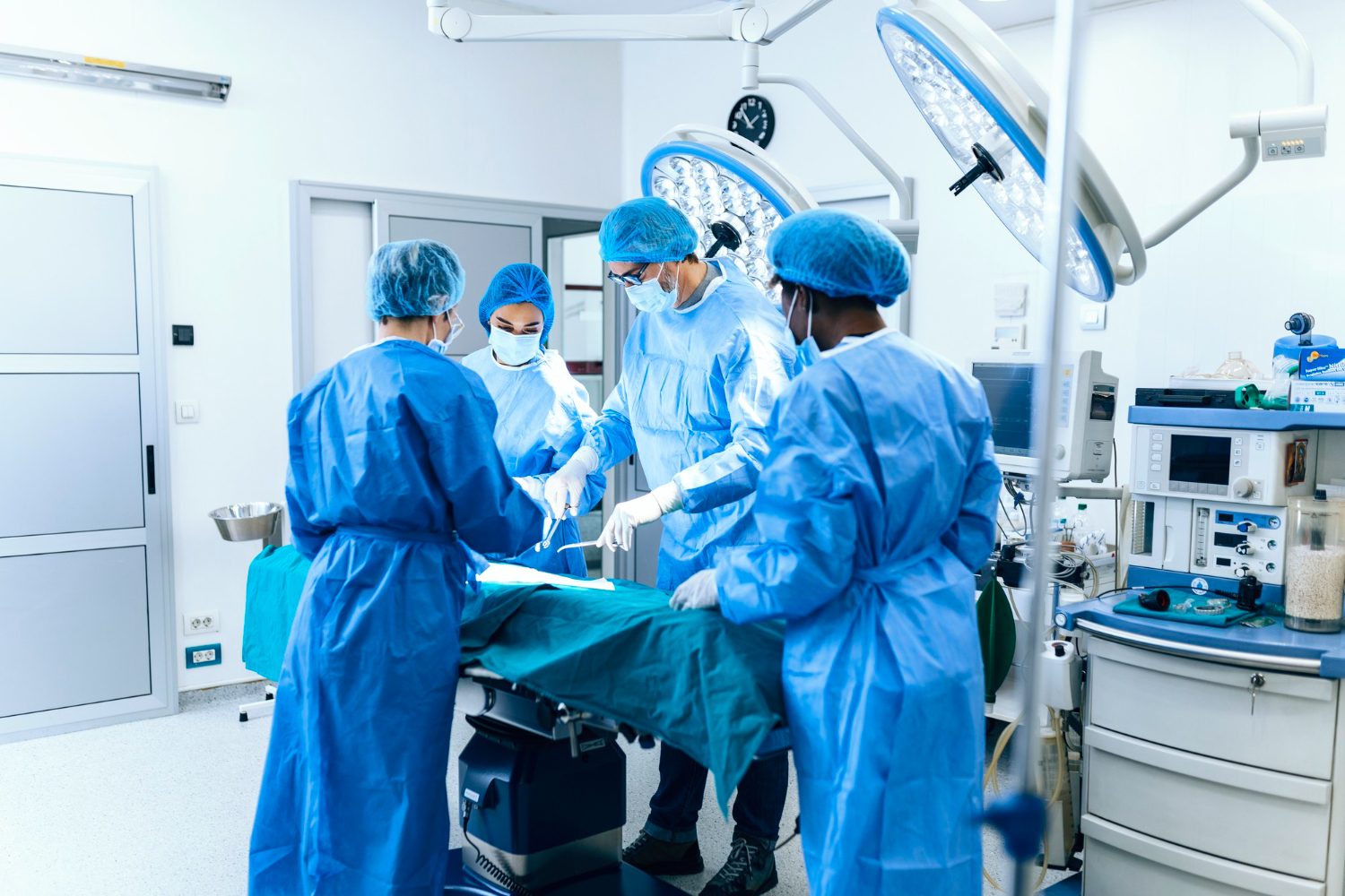 A DBSC surgical team working together